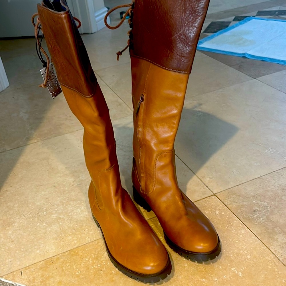 New COLE HAAN WATERPROOF Boots Sz 7.5 B